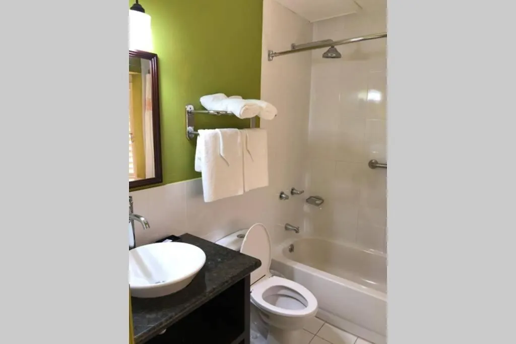 1 Bedroom Penthouse Suite 63 At Mystic Ridge Resort Ocho Rios 0*,  Giamaica